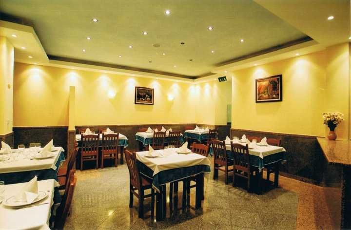 Aluga-se espaço comercial versátil / restaurante