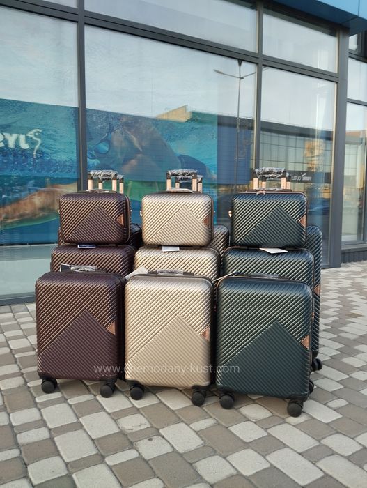 Чемодан Wings WN01 молочна валіза