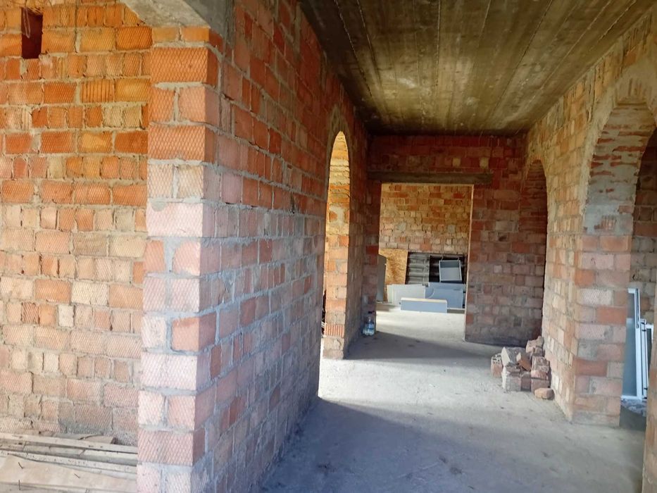 Продам новобудову 350 м.кв. на 22 сот. в Горішних Шерівцях