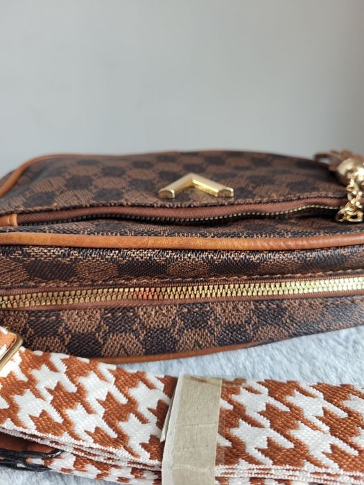 Torebka na grubym pasku Victoria