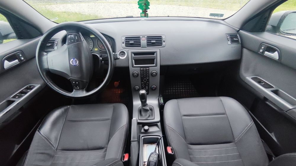 Sprzedam samochód Volvo V50