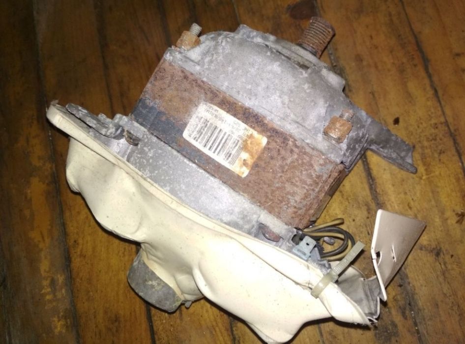 Мотор від пральної машини