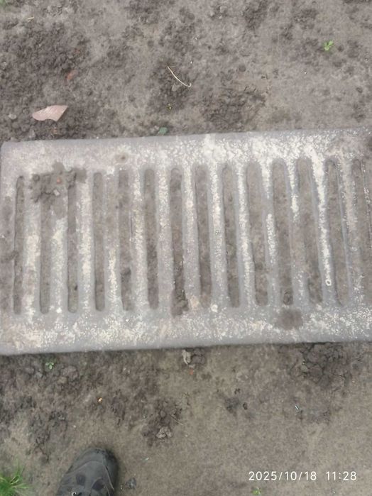 Решітка чавунна.