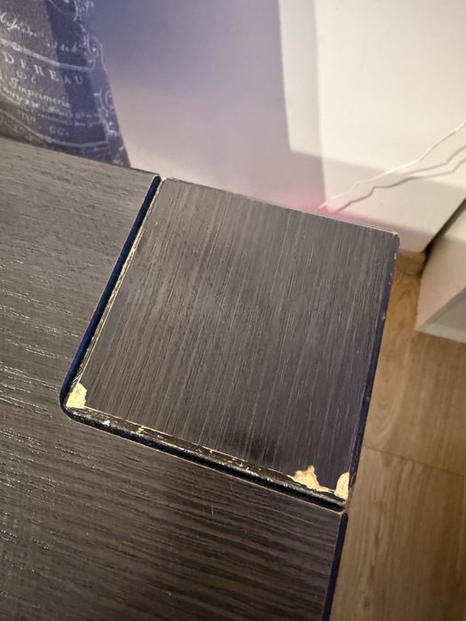 Stół brązowy do salonu