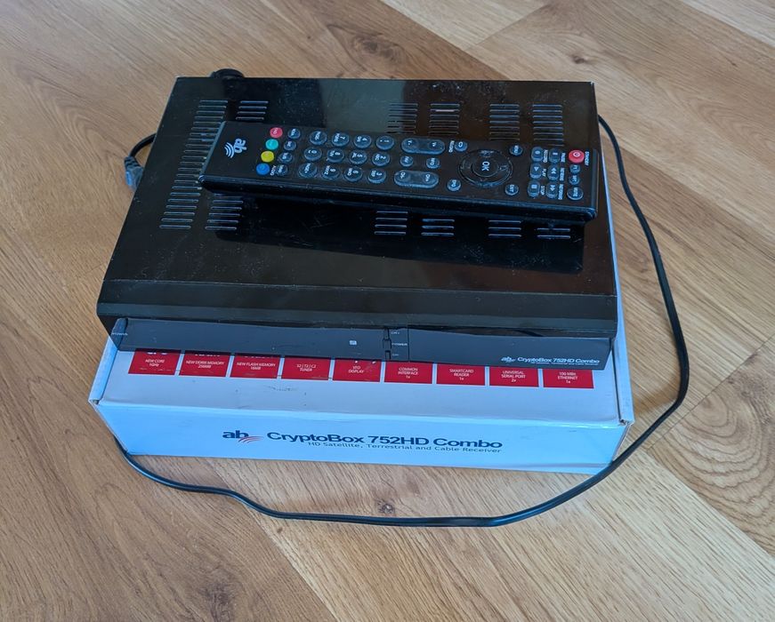 CryptoBox 752HD Combo