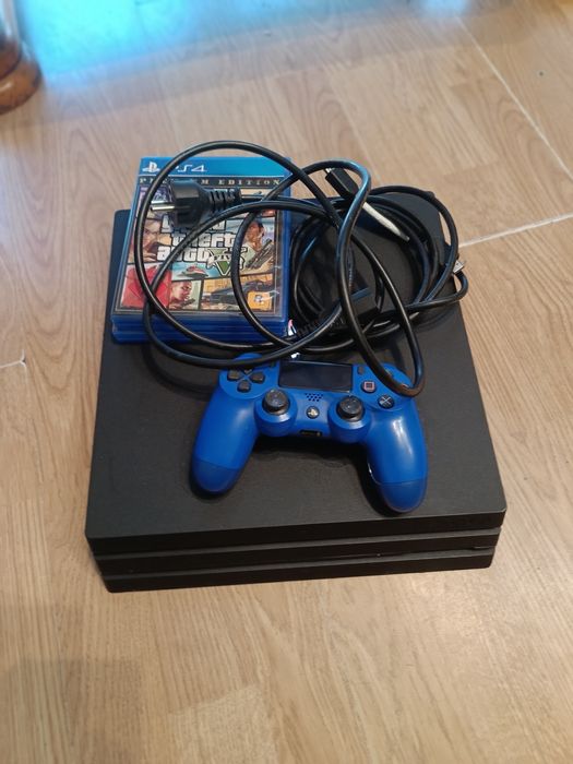 Konsola PS 4 PRO  dysk 1TB