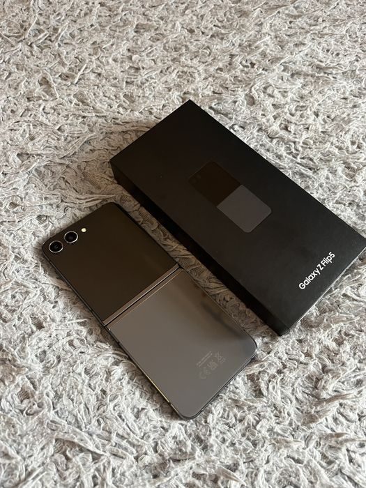 Samsung Galaxy Z Flip 5 8GB/512 GB Graphite