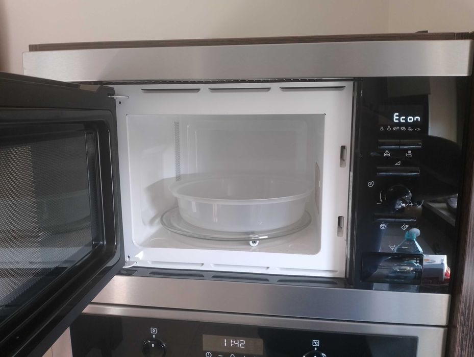 Piekarnik i Mikrofala Electrolux