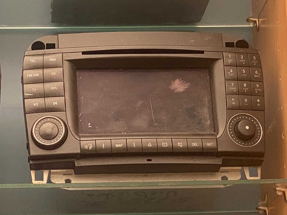 Mercedes S220 radio