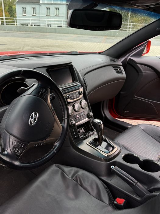 Hyundai Genesis Coupe 3.8 V6 2013