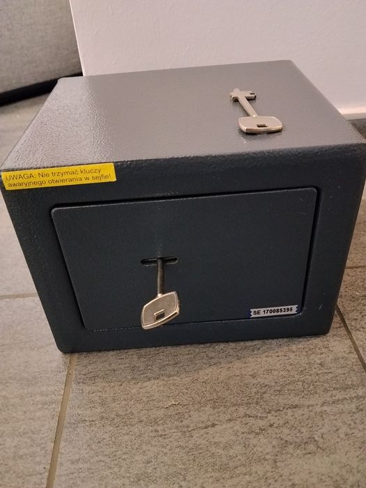 Mały sejf grafitowy