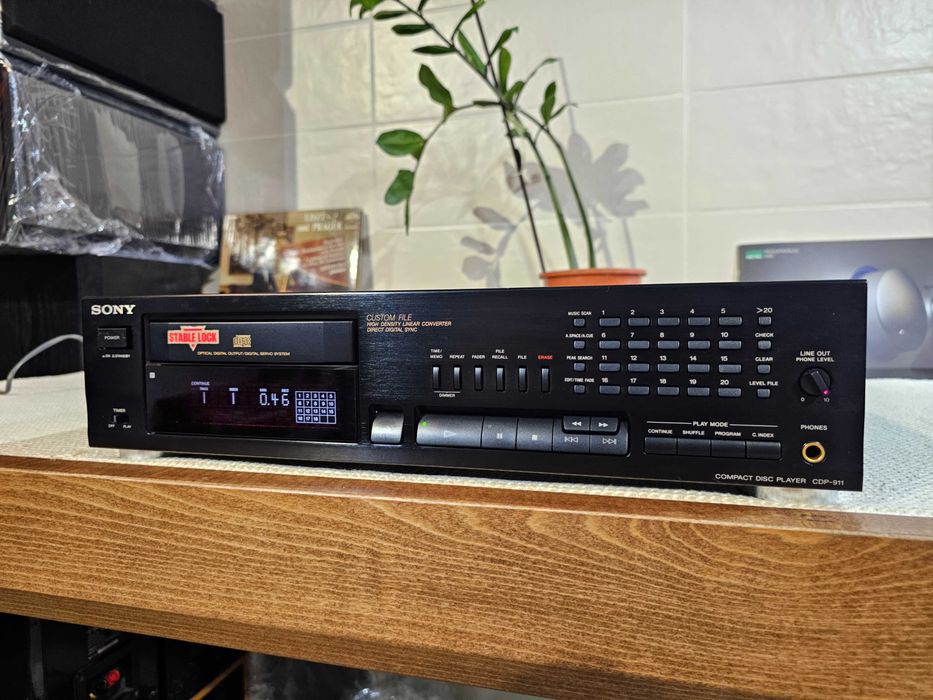 Програвач Sony CDP-911 ЦАП Sony CXD2562Q