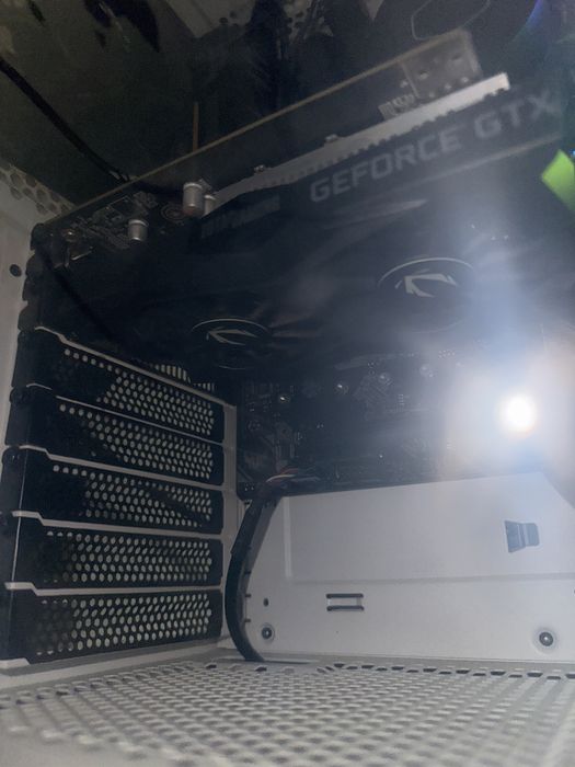 GTX 1650 AMP Zotac Gaming