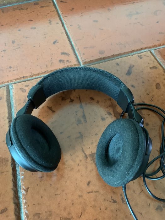 Auscultadores em bom estado