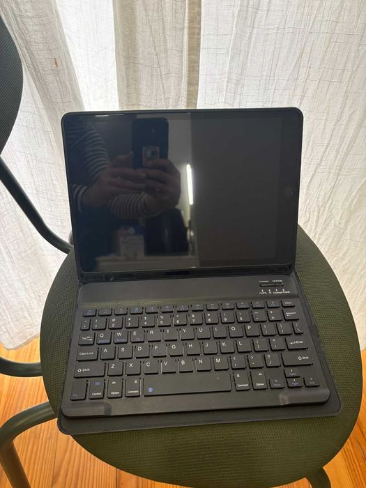 iPad 9.ª Geração 64GB Wi-Fi + Capa + Teclado  Impecável