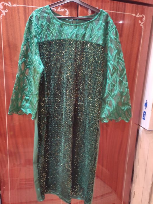 Красива смарагдова сукня! Розмір 56-58.