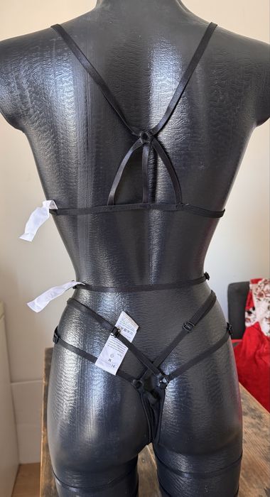 Conjunto renda preto bolinhas M