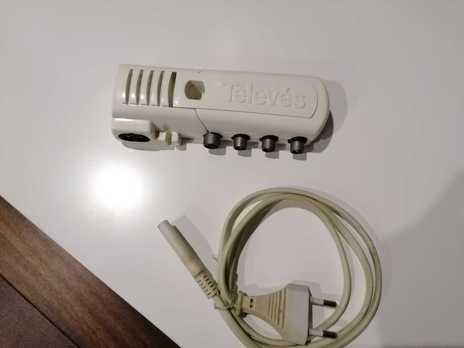 Amplificador interior TV/SAT Televés 3 SAÍDAS