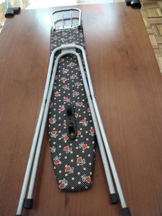 Brinquedo ferro engomar e tabua passar ferro