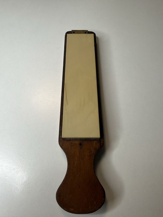 Опасная бритва, камень для заточки