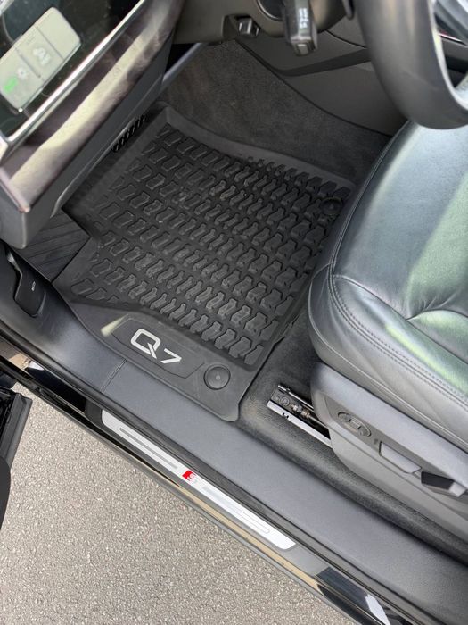 Продам Audi Q7 2022 року
