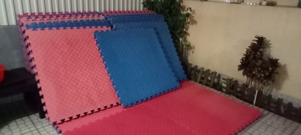 9 peças de Tatami 1x1m – 4cm espessura – Bom estado