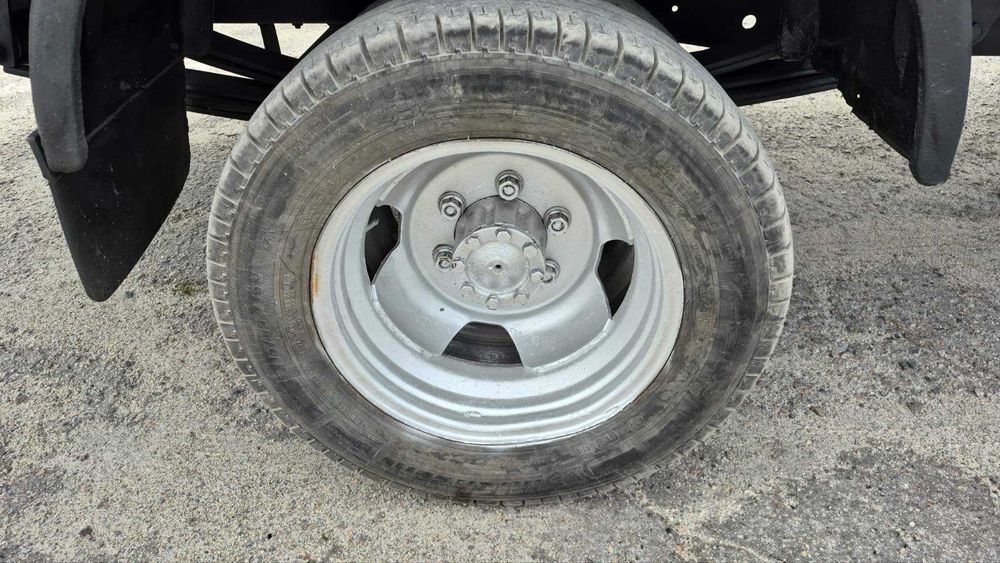 автомобіль газель(можливий торг)