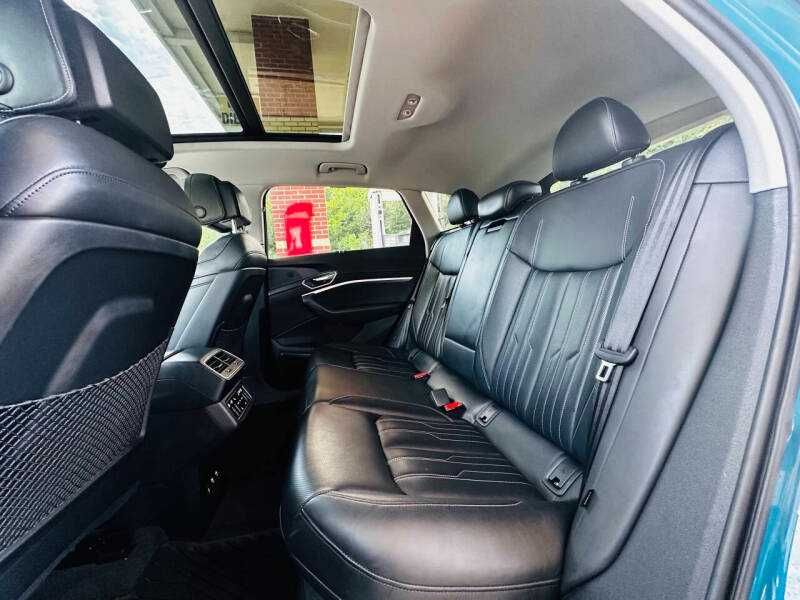 2019 Audi e-tron quattro Prestige