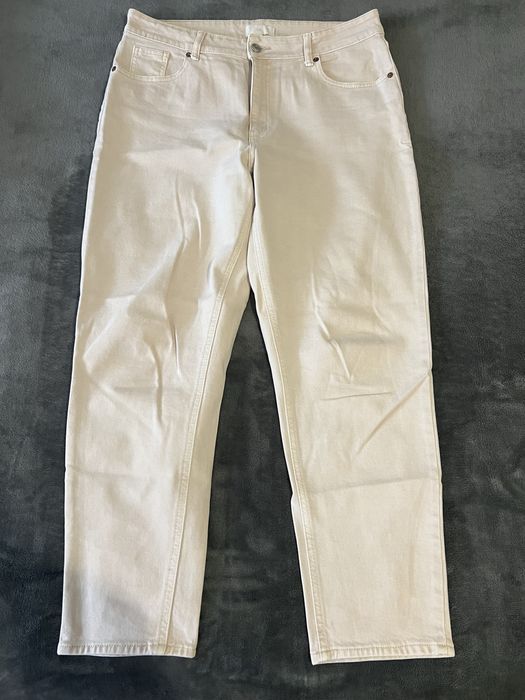 Джинси в світлому кольорі