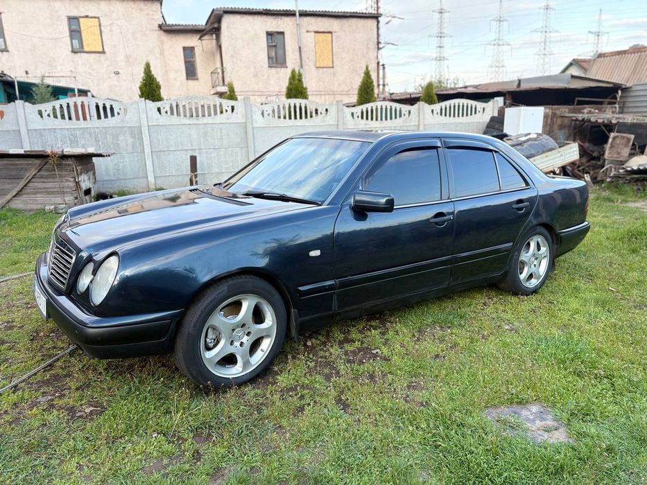 Продам Мерседес Е 210