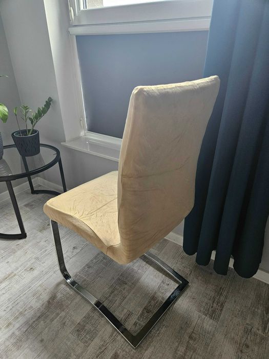 Pokrowce na krzesła miękkie welurowe beżowe 4 sztuki komplet