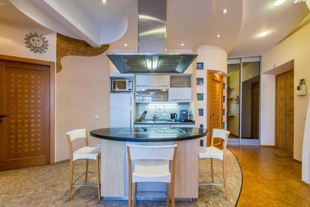 Квартира 3к на Крещатике в самом центре Киева посуточно аренда