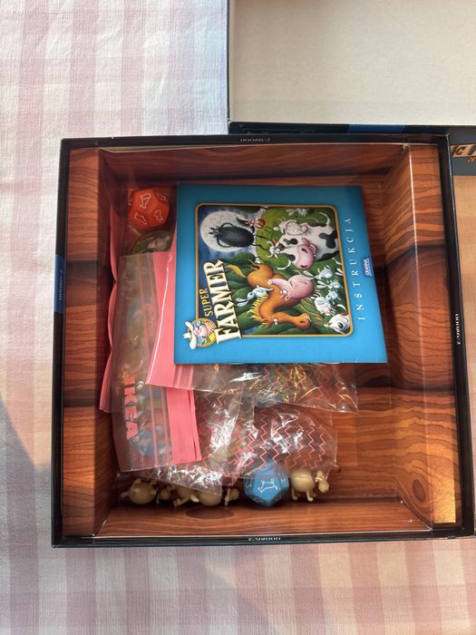 3 gry: smash up, pandemic szybka reakcja i super farmer.