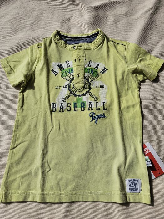 T shirts de menino 5 Anos novas com etiqueta