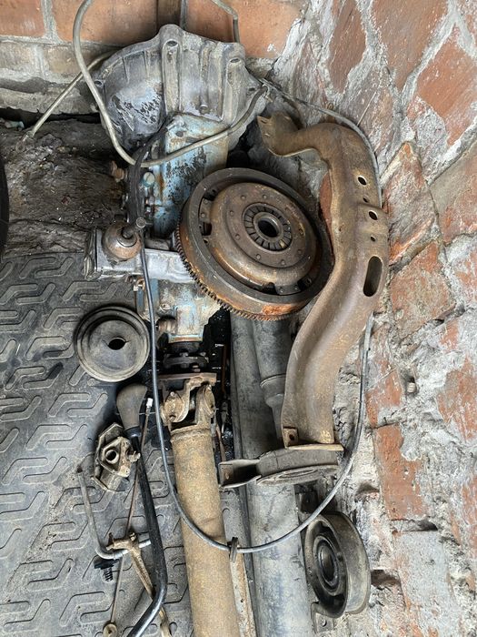 Mercedes  Мерседес  т1  коробка передач , щеплення, кардан , підвісний .