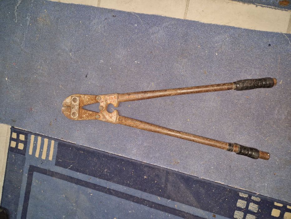 Tesoura de cortar ferro