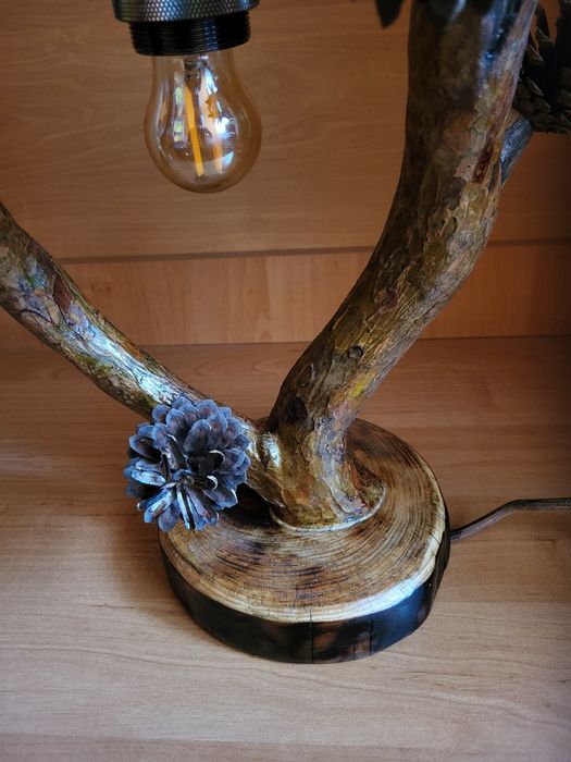 Lampka z drewna rękodzieło