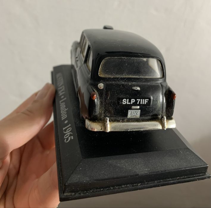 Машинка игрушка такси