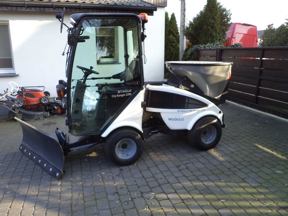 Egholm City Ranger 2200 4x4 nośnik narzędzi pług do śniegu posypywarka