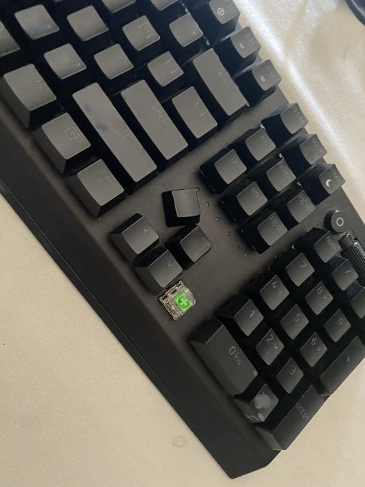 klawiatura black window v3 z zielonymy switchami