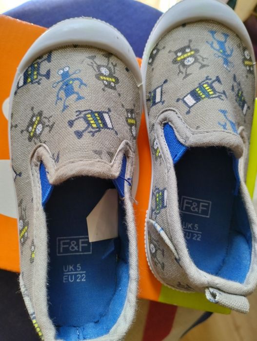 Buty, kapcie dziecięce rozmiar 22.