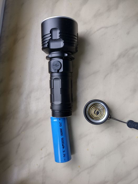 Bardzo Mocna Latarka Taktyczna 5000mah