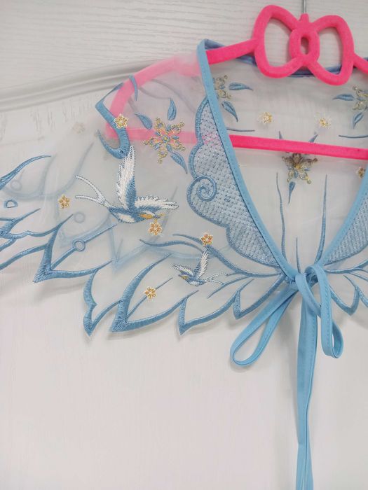 Niebieski błękitny kołnierzyk nowy