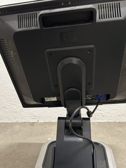 HP Monitor  19 HP L1950