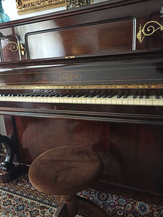 Piano Gaveau Paris Medaille dOr 1878 com banco