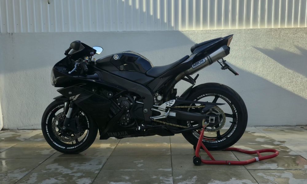 Yamaha Yzf R1...