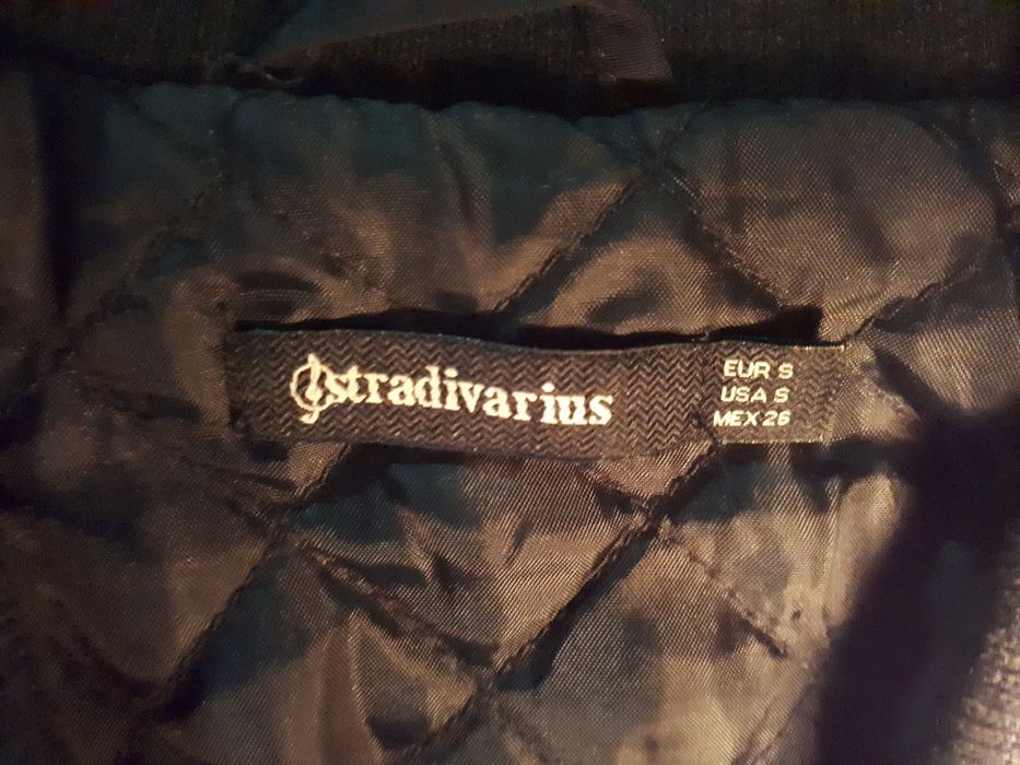 Jacketa de cor preta da stradivarius