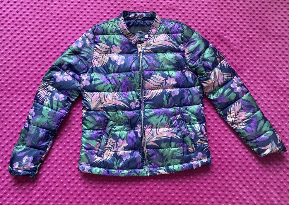 Śliczna, lekka kurtka Cropp. Kwiaty. L