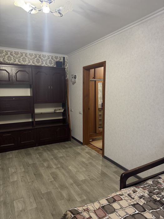 Простора кімната, район Купави