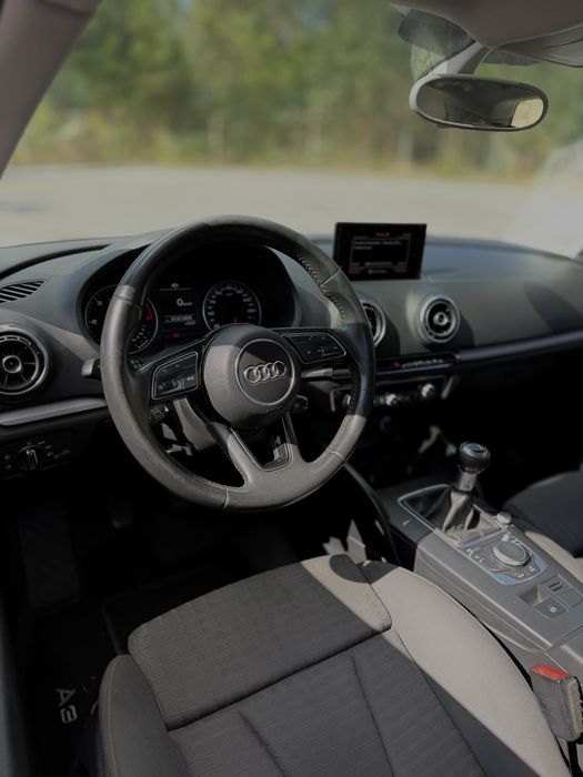 Audi A3 1.6 TDI S-LINE kit RS3